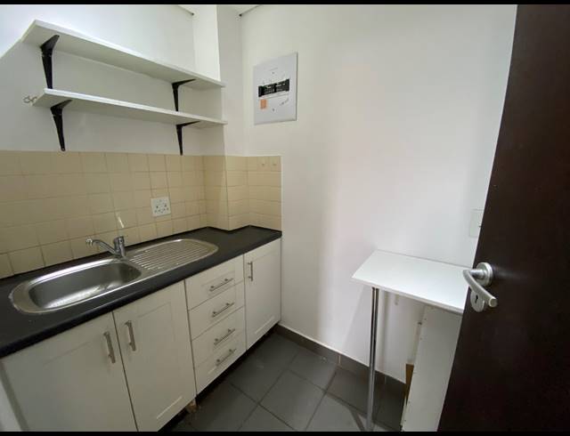 49M² OFFICE TO LET IN OBSERVATORY